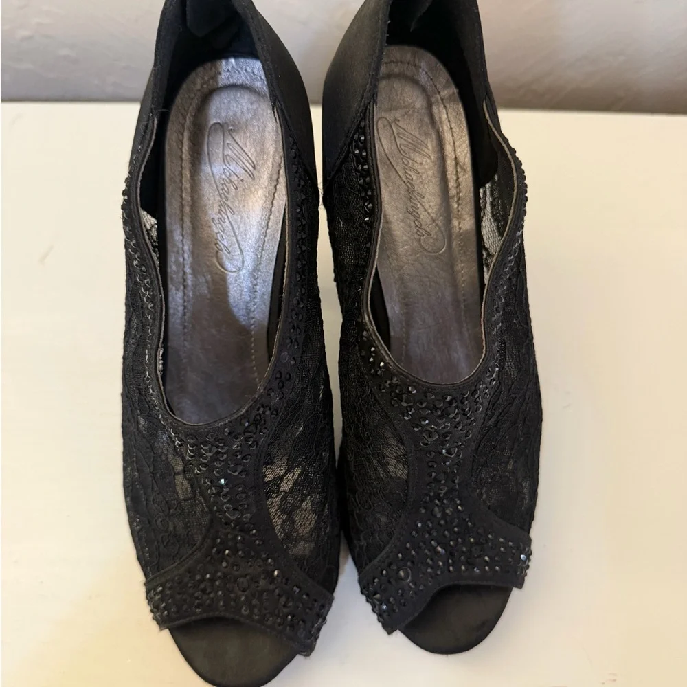 Michaelangelo Black Lace Peep-Toe Heels - Picture 4 of 9